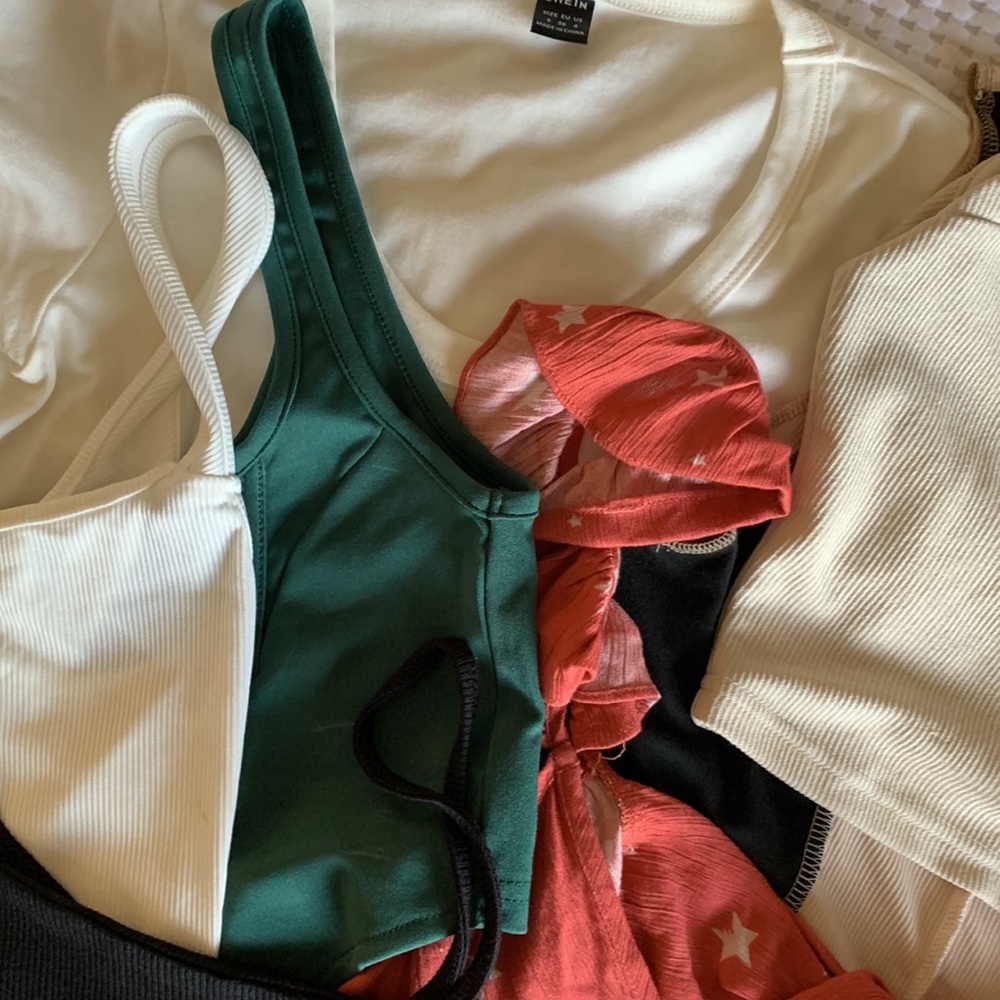 Bundle of summer cropped tops and tanks🌼 - Picture 3 of 14